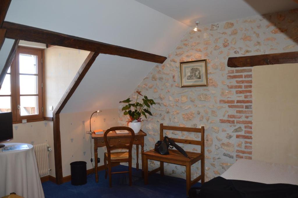 Hotel La Chaumiere Aubigny-sur-Nère Zimmer foto